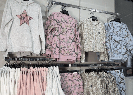 Everyday Wardrobe Upgrade: Effortless Looks for Busy Days (2026) - Label Shopper